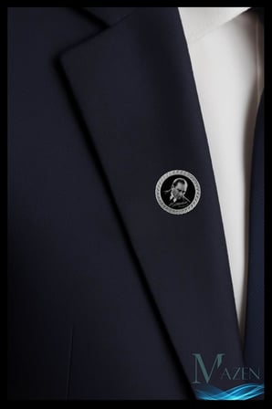 MAZEN Atatürk Portreli Yuvarlak Yaka Rozeti, Metal Kararmaz, Siyah Zeminli, Unisex Aksesuar