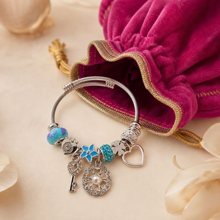Turkuaz Mavi Charm Detaylı Gümüş Renk Kadın Bileklik – 6 cm Hediye Keseli
