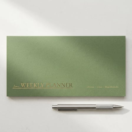 Fark Tanıtım/Paperto. Tarihsiz Haftalık Planlayıcı, 29,7 × 15 cm, 52 Sayfa, 110 gr Ivory Kağıt, Yeşil Kapak, Haftalık Plan Defteri, Kopar At Planlayıcı (İngilizce)