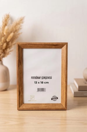 Piramit Serisi 13 x 18 Fotoğraf Çerçevesi Camlı Dekoratif Duvar & Masa Tipi Plastik Çerçeve