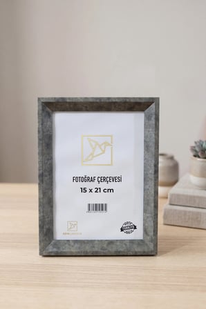 Piramit Serisi 15 x 21 Fotoğraf Çerçevesi Camlı Dekoratif Duvar & Masa Tipi Plastik Çerçeve
