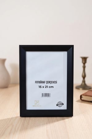Piramit Serisi 15 x 21 Fotoğraf Çerçevesi Camlı Dekoratif Duvar & Masa Tipi Plastik Çerçeve