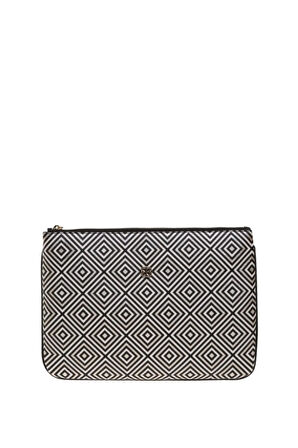 Beymen Dina Clutch Kadın Çanta – Şıklığın ve Zarafetin Minimal Yorumu