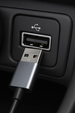 AUX Bluetooth 5.0 Alıcı Adaptör Mikrofonlu USB Beslemeli Araç ve Ev Tipi Ses Sistemlerine Uyumlu Spiral Kablo Aux to Bluetooth Çevirici