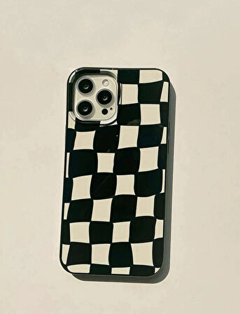 İPHONE 16 PRO MAX UYUMLU DAMA DESENLİ SİLİKON KILIF