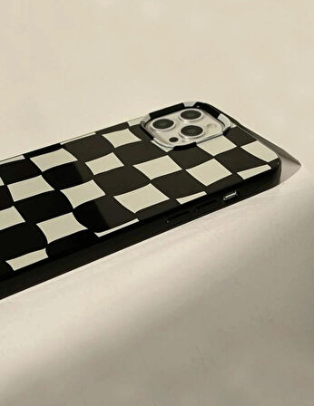 İPHONE 16 PRO MAX UYUMLU DAMA DESENLİ SİLİKON KILIF