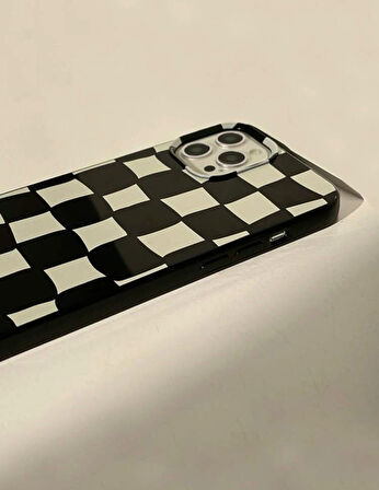 İPHONE 15 PRO UYUMLU DAMA DESENLİ SİLİKON KILIF