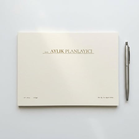 Fark Tanıtım/Paperto. Tarihsiz Aylık Planlayıcı, 29,7 × 21 cm, 32 Sayfa, 110 gr Ivory Kağıt, Krem Kapak, Aylık Plan Defteri (Türkçe)