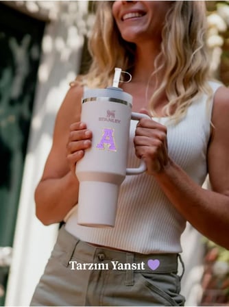 Quencher Uyumlu Premium Harf Sticker + 3’lü Silikon Tıpa Seti – Kişiselleştirilmiş Kombin QNCTPHARF-A