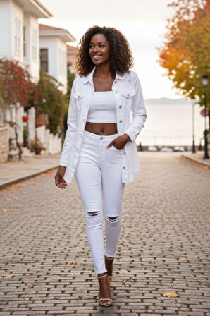 Kadın Beyaz Boyfriend Denim Oversize Taşlamalı Kot Ceket Uzun Kol Ceket 25KCKTD679