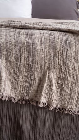 Boho Çizgili Yatak Örtüsü 4 Katlı Müslin%100 Pamuk Yumuşak Lüks Yazlık Pike Çift Kişilik Battal Boy 240x260 cm (Gri)