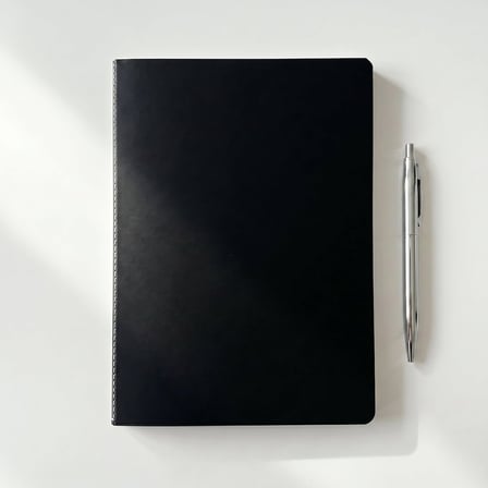 Terzi Dikişli Not Defteri – 42 Yaprak (84 Sayfa), 110 gr. Kağıt – Terzi Dikişli Not Defteri, Ofis ve Günlük Kullanım İçin İdeal (Siyah, A5: 14,8 × 21 cm (5.83 × 8.27 inç), Çizgisiz)