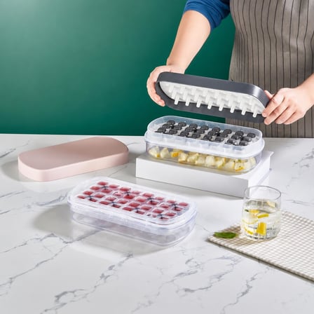 Deconox 32 Gözlü Bas-Çıkar Buzluk Hazneli Buz Kalıbı, Kapaklı Saklama Kutulu 32 Buz Küpü Yapıcı, Karışık Renk, İçecek ve Sunum İçin Pratik Buz Kabı 27x13x7 cm