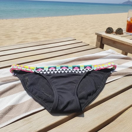 Kadın Plaj Giyim Siyah Renk Desenli Bikini Alt BB2565