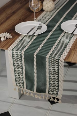 Tropik Home Pamuk Dantel Püsküllü Yeşil Runner, Sunum Örtüsü Dantel Bej 35x145 Cm Runner Masa Örtüsü