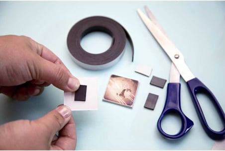 Dünya Magnet 2 Metre Yapışkanlı Şerit Mıknatıs Magnet Mıknatısı, Yapışkan Kalitesi, 2 Metre Uzunluk, En 20Mm