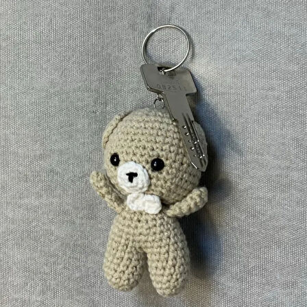 Uretti-VENHAR7589 - El Örgüsü Amigurumi Papyonlu Ayı Anahtarlık - Bej