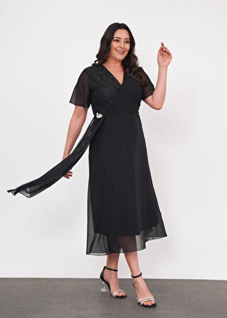 Büyük Beden Üst Dantel Detaylı Şifon Kısa Kollu Abiye Elbise