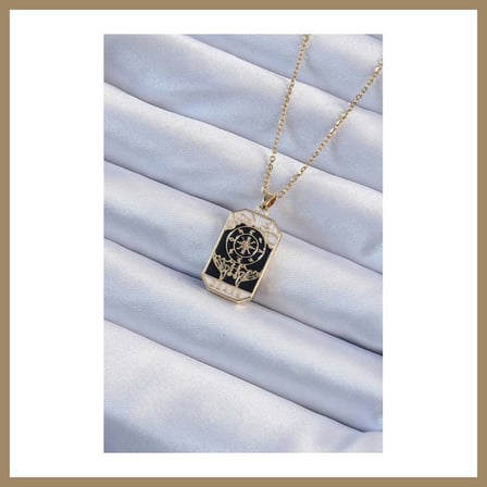 Bezos 316L Çelik Zincir Gold Renk İşlemeli Siyah Mineli Tarot Kolye 22