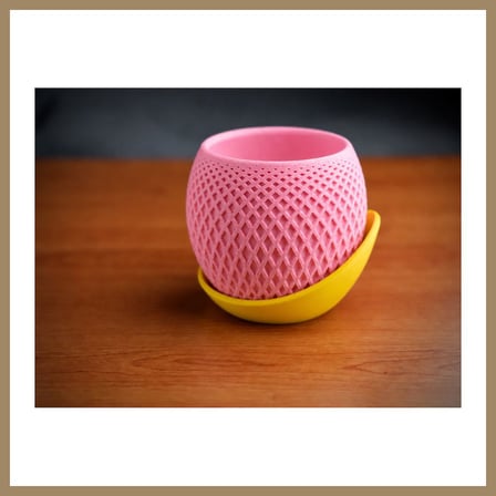 Bezos 3D Baskı Küre Saksı - Kafes Dokulu İki Parçalı Dekoratif Saksı - Pembe-Sarı 22