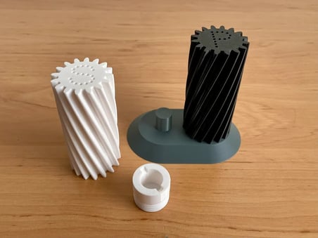 Bezos 3D Baskı Dişli Formlu Tuzluk Biberlik Seti Mekanik Dönen Tuz ve Biber Kabı Standlı Set 22