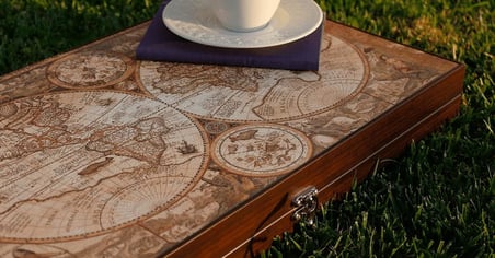 Antik Dünya Haritası Deri Tavla - 49cm x 30cm x 6.2cm, 8 Yaş ve Üzeri, Soyut Strateji, 1 Oyuncu
