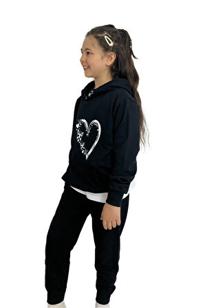 Kalp Baskılı Kız Sweatshirt Tişört Eşofman 3'lü Takım – Rahat Ve Şık Tasarım