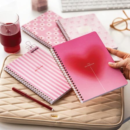 A5 Spiralli Karton Kapak 4'lü Set Kareli Okul Defteri 80 yaprak - Ders Programlı Pembe Kurdele Kalp
