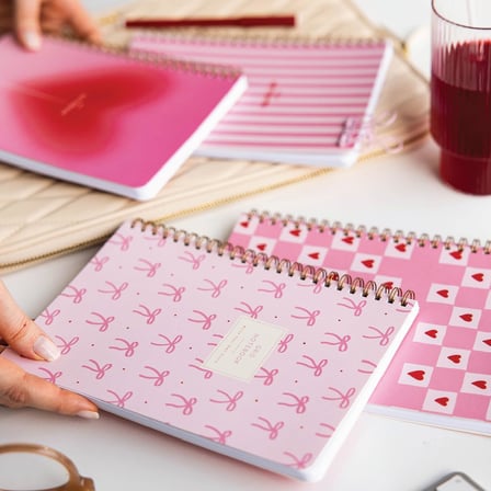 A5 Spiralli Karton Kapak 4'lü Set Kareli Okul Defteri 80 yaprak - Ders Programlı Pembe Kurdele Kalp