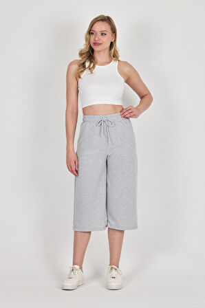 Yüksek Bel Cepli Rahat Kesim Mevsimlik Kadın Diz Altı Bermuda Gri Kapri Şort