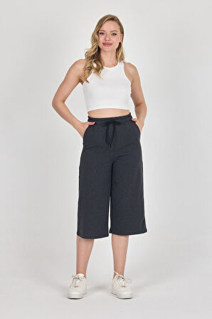 Yüksek Bel Cepli Rahat Kesim Mevsimlik Kadın Diz Altı Bermuda Füme Kapri Şort