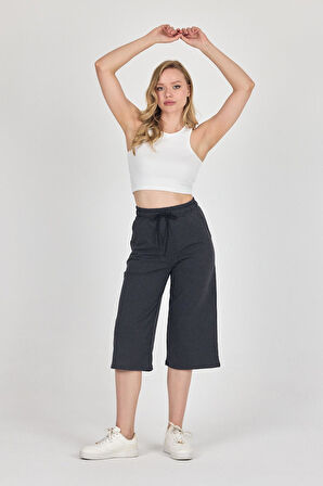 Yüksek Bel Cepli Rahat Kesim Mevsimlik Kadın Diz Altı Bermuda Füme Kapri Şort