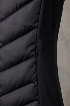 Siyah Kapitone Kolsuz Slim Fit Dik Yaka Fermuarlı Cepli Kadın Şişme Yelek MTLCY1