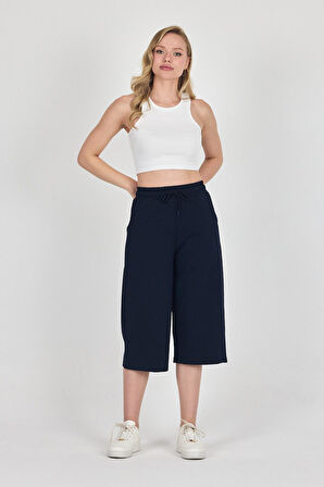 Yüksek Bel Cepli Rahat Kesim Mevsimlik Kadın Diz Altı Bermuda Lacivert Kapri Şort