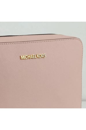 Kadın Jet Set Saffiano Pudra Pembe Deri Çapraz Omuz Çantası MK-35T8GTTC9L