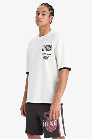 DeFactoFit NBA Miami Heat Oversize Geniş Kalıp Bisiklet Yaka Sırt Baskılı Kısa Kollu Tişört D9866AX25SPER105