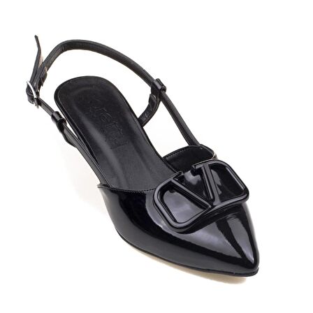 M2S Siyah Kadın Rugan Fındık Topuk Sivri Burun Klasik Terlik