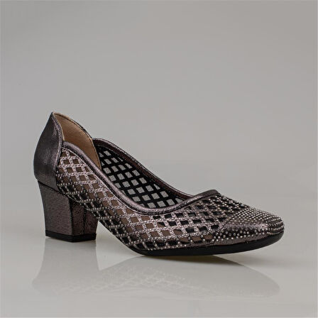 Trend Adımlar Platin Baklava Desenli Taşlı Kadın Klasik Ayakkabı