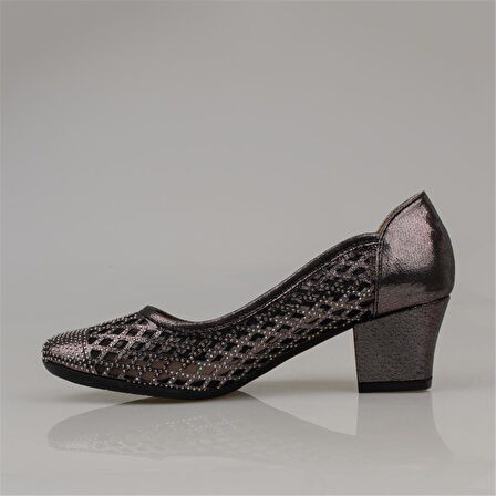 Trend Adımlar Platin Baklava Desenli Taşlı Kadın Klasik Ayakkabı