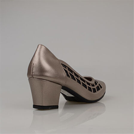 Trend Adımlar Gold Özel Üretim Kadın Parlak Desen Klasik Ayakkabı