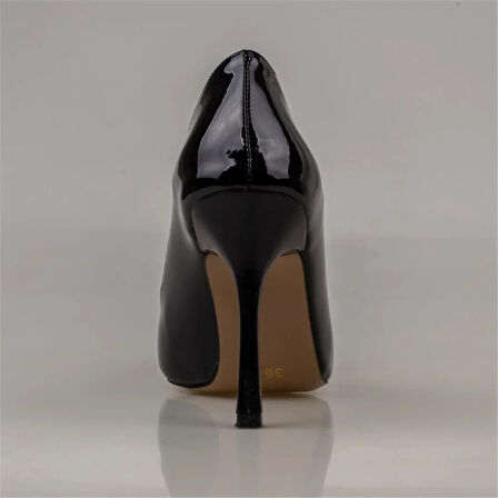 Trend Adımlar Siyah Glamourize Rugan Aksesuarlı Stiletto