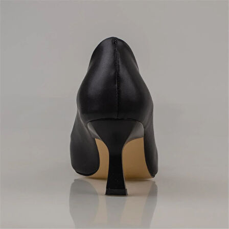 Trend Adımlar Siyah Taş İşlemeli Kadın Klasik Ayakkabı