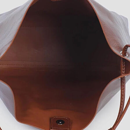 Jacquline Siyah Ebave Parlak Deri Yavru Çantalı Kadın El Çantası