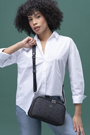 Benetton Siyah Kadın Monogram Eskitme Çapraz Çanta BNT 1277