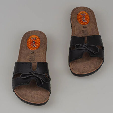 Trend Adımlar Siyah Kadın Jel Tabanlı Düz Fiyonklu Terlik 11-367