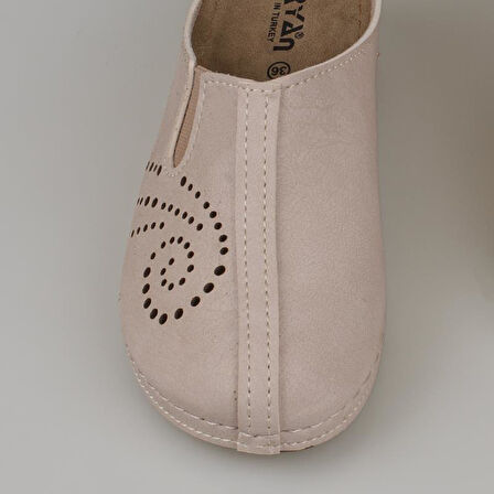 Trend Adımlar Krem Kadın Hafif Dolgu Burnu Kapalı Terlik 09-269