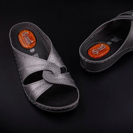 Trend Adımlar Platin Kadın Hafif Dolgu Jelli Terlik 09-098