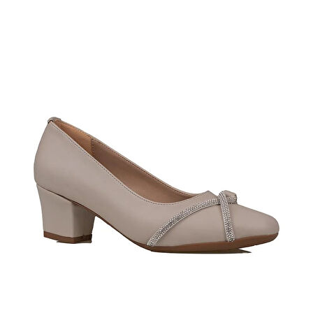 Trend Adımlar Krem Taş Sarmalı Kadın Klasik Ayakkabı