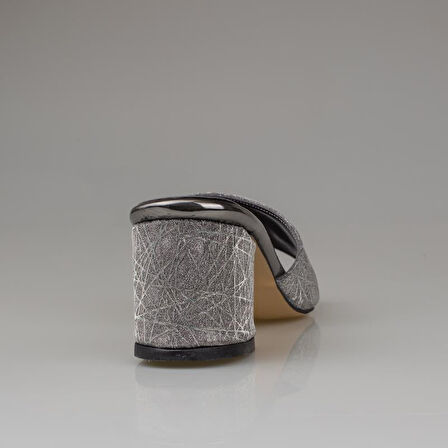 Trend Adımlar Platin Saten Parlak Çizgili Kadın Klasik Terlik