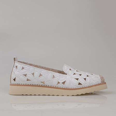 Trend Adımlar Beyaz Hasır Burunlu Kadın Delikli Yazlık Babet